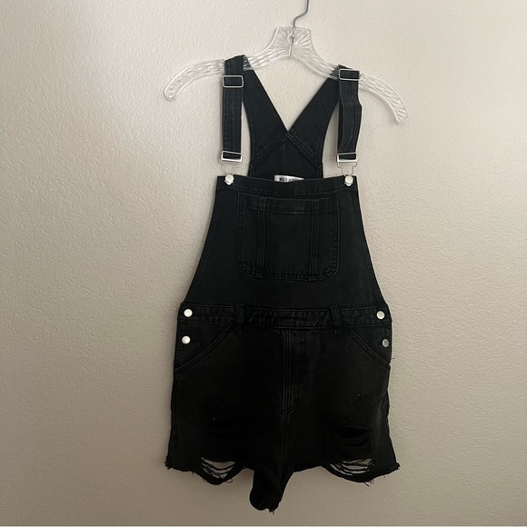 Wild Honey Denim - Wild Honey Black Distressed Shorts Overalls Size: M